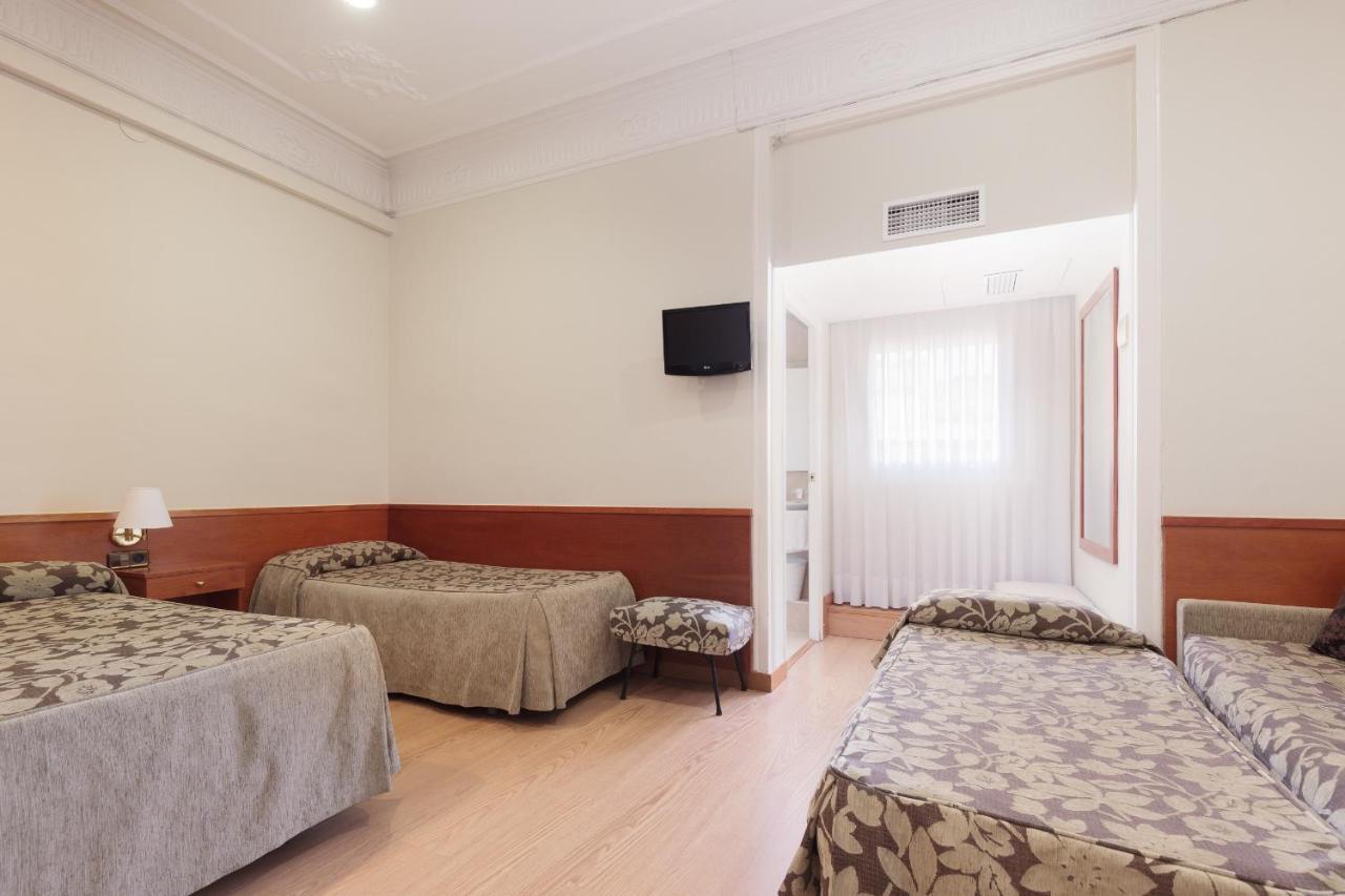 ברצלונה Hostal Oliva מראה חיצוני תמונה